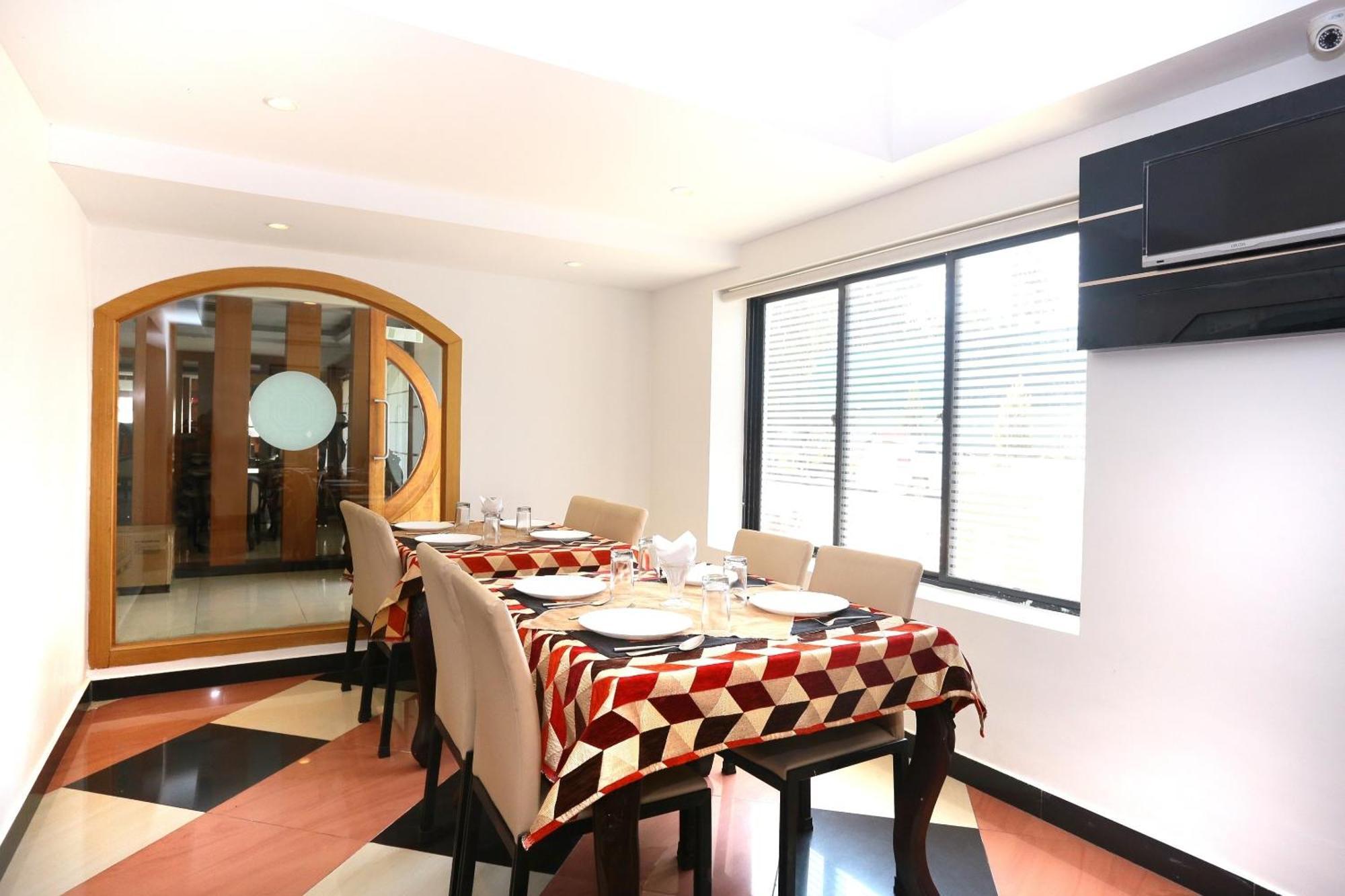 Hotel Super Townhouse Dona Castle Kollam Esterno foto