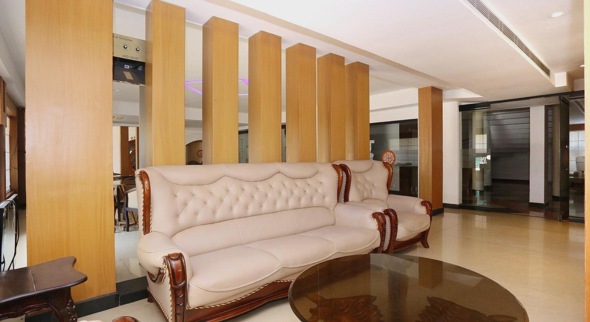 Hotel Super Townhouse Dona Castle Kollam Esterno foto