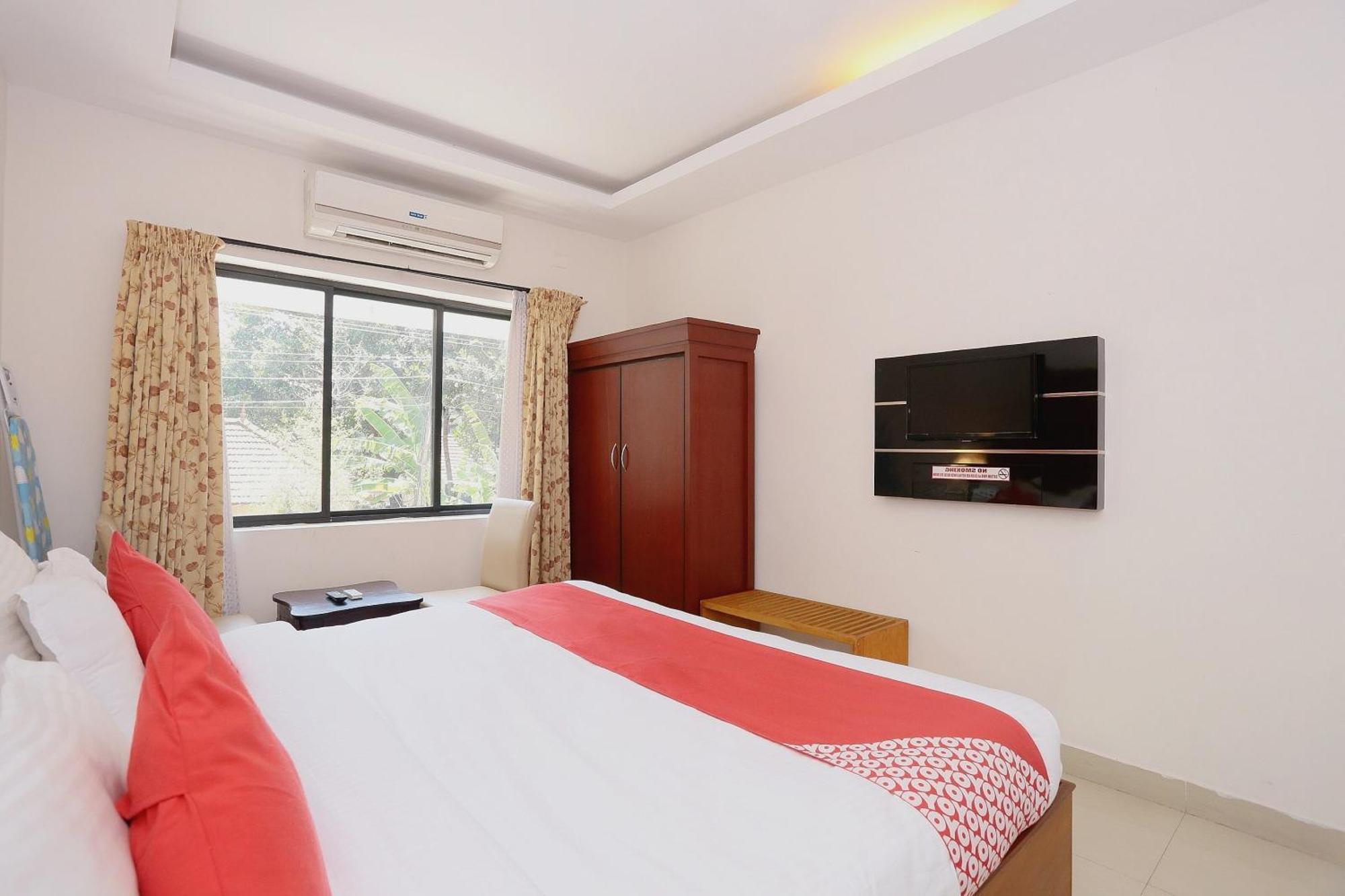 Hotel Super Townhouse Dona Castle Kollam Esterno foto