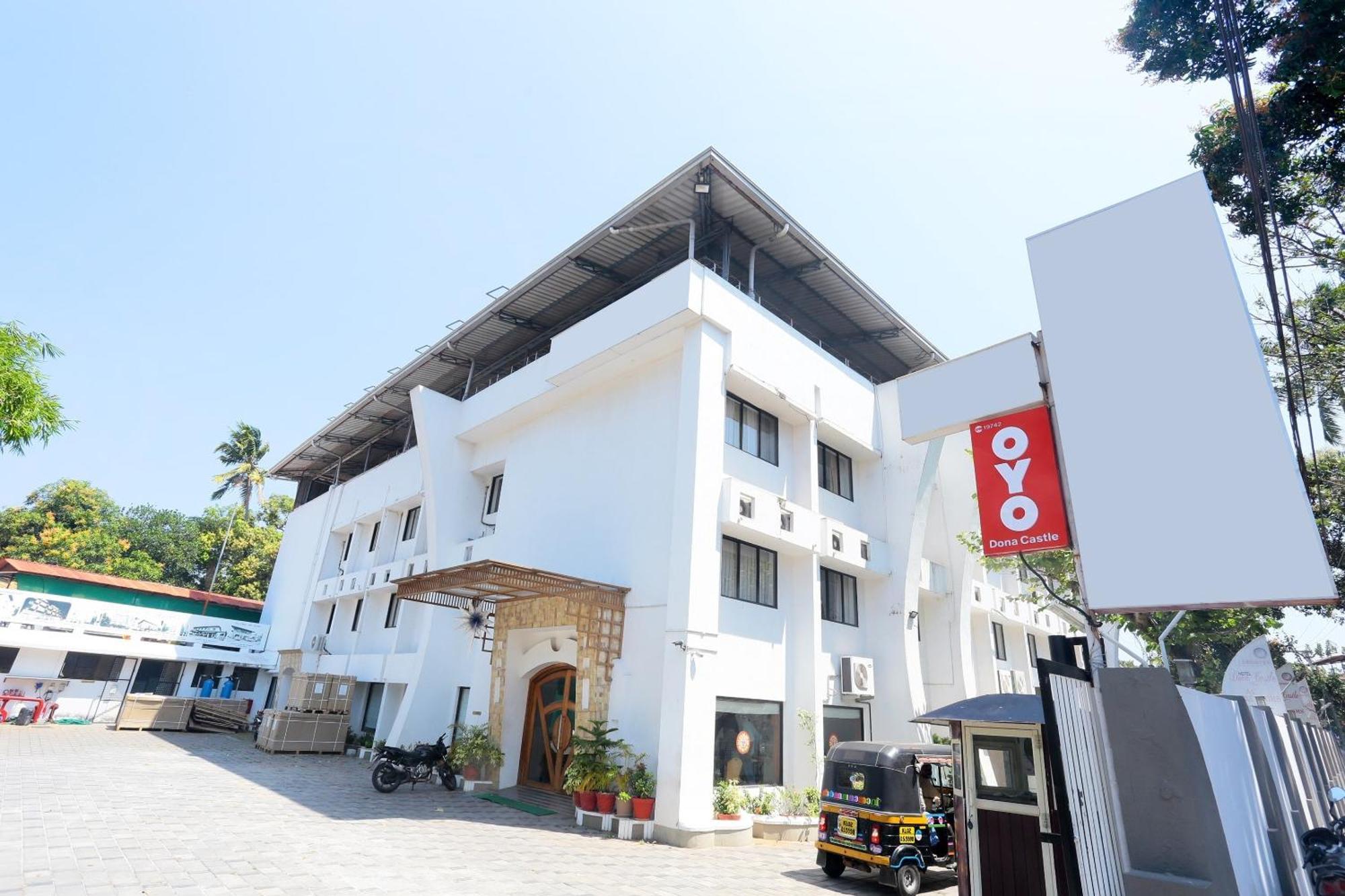 Hotel Super Townhouse Dona Castle Kollam Esterno foto