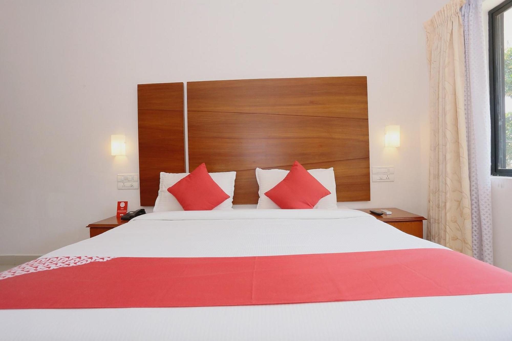 Hotel Super Townhouse Dona Castle Kollam Esterno foto