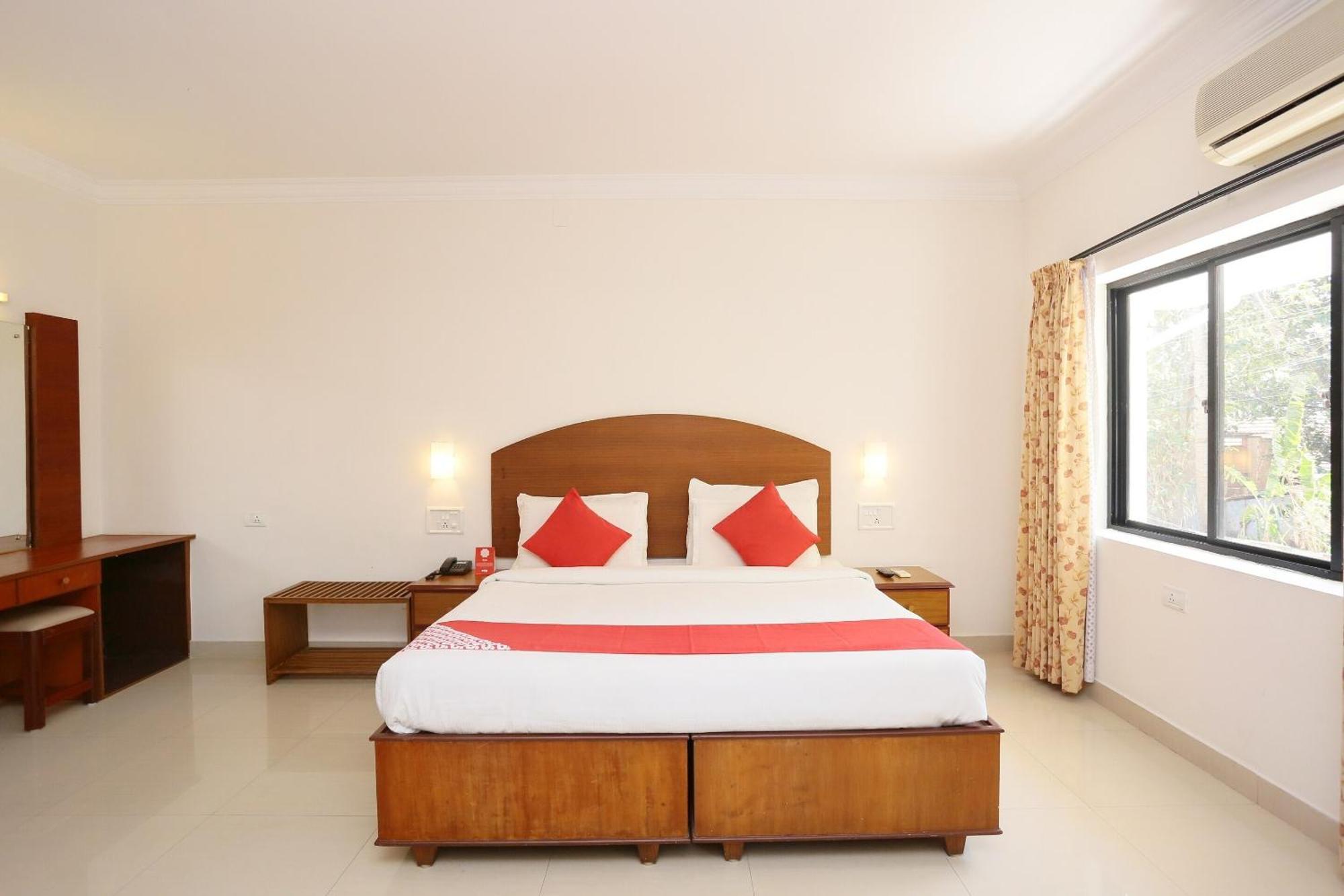 Hotel Super Townhouse Dona Castle Kollam Esterno foto