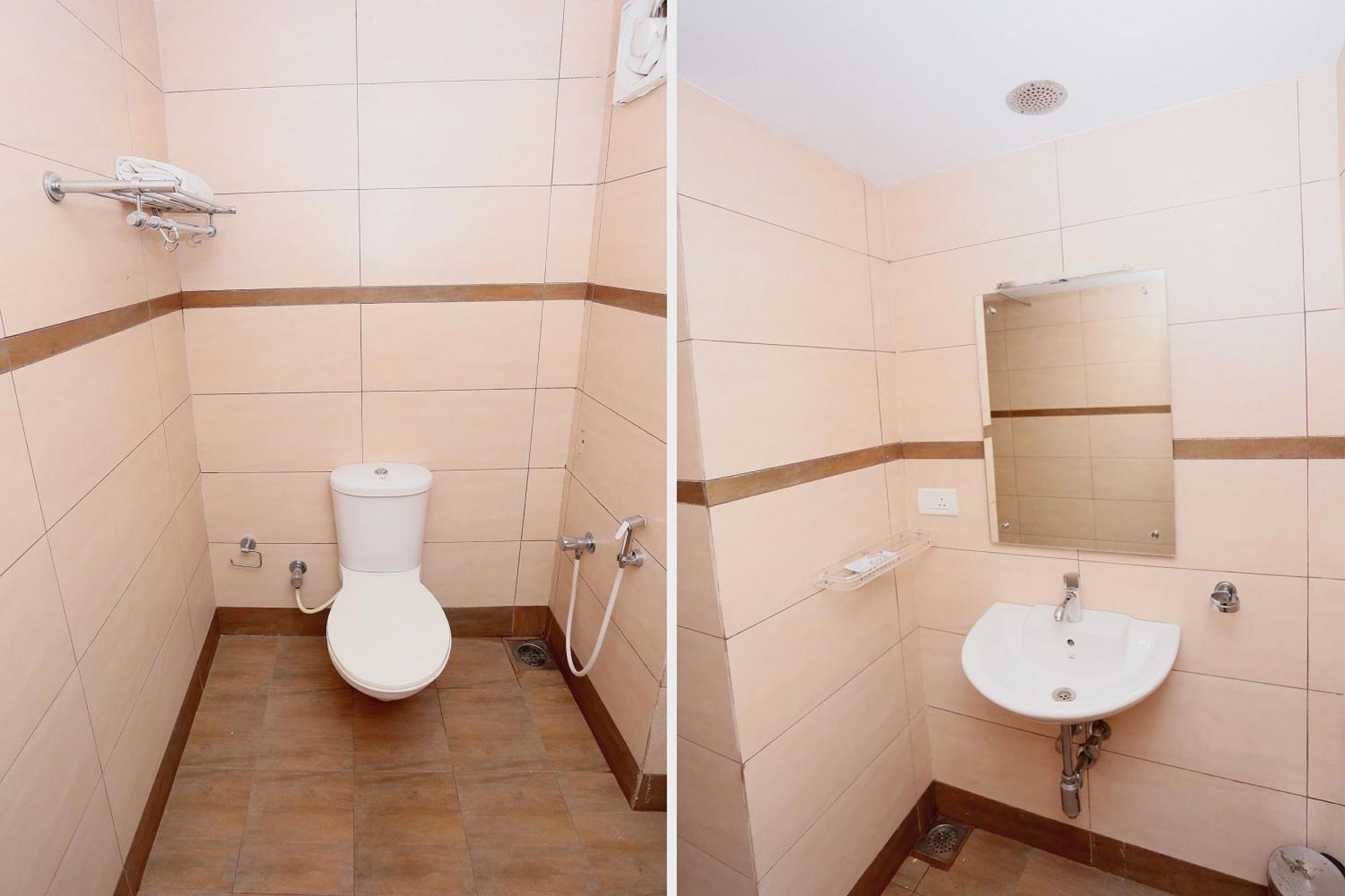 Hotel Super Townhouse Dona Castle Kollam Esterno foto