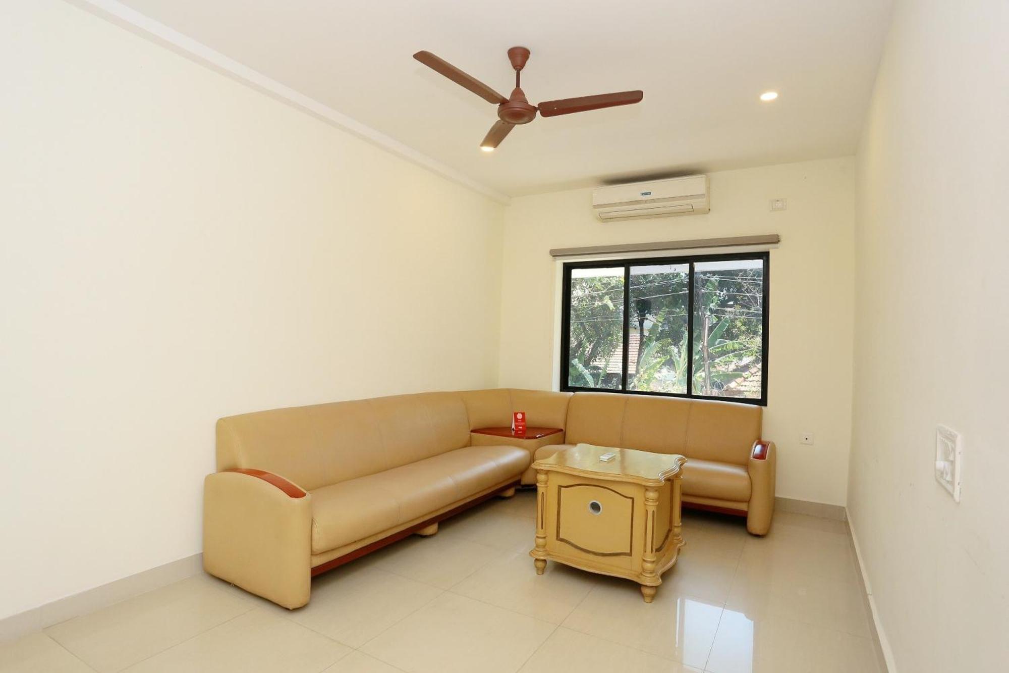 Hotel Super Townhouse Dona Castle Kollam Esterno foto