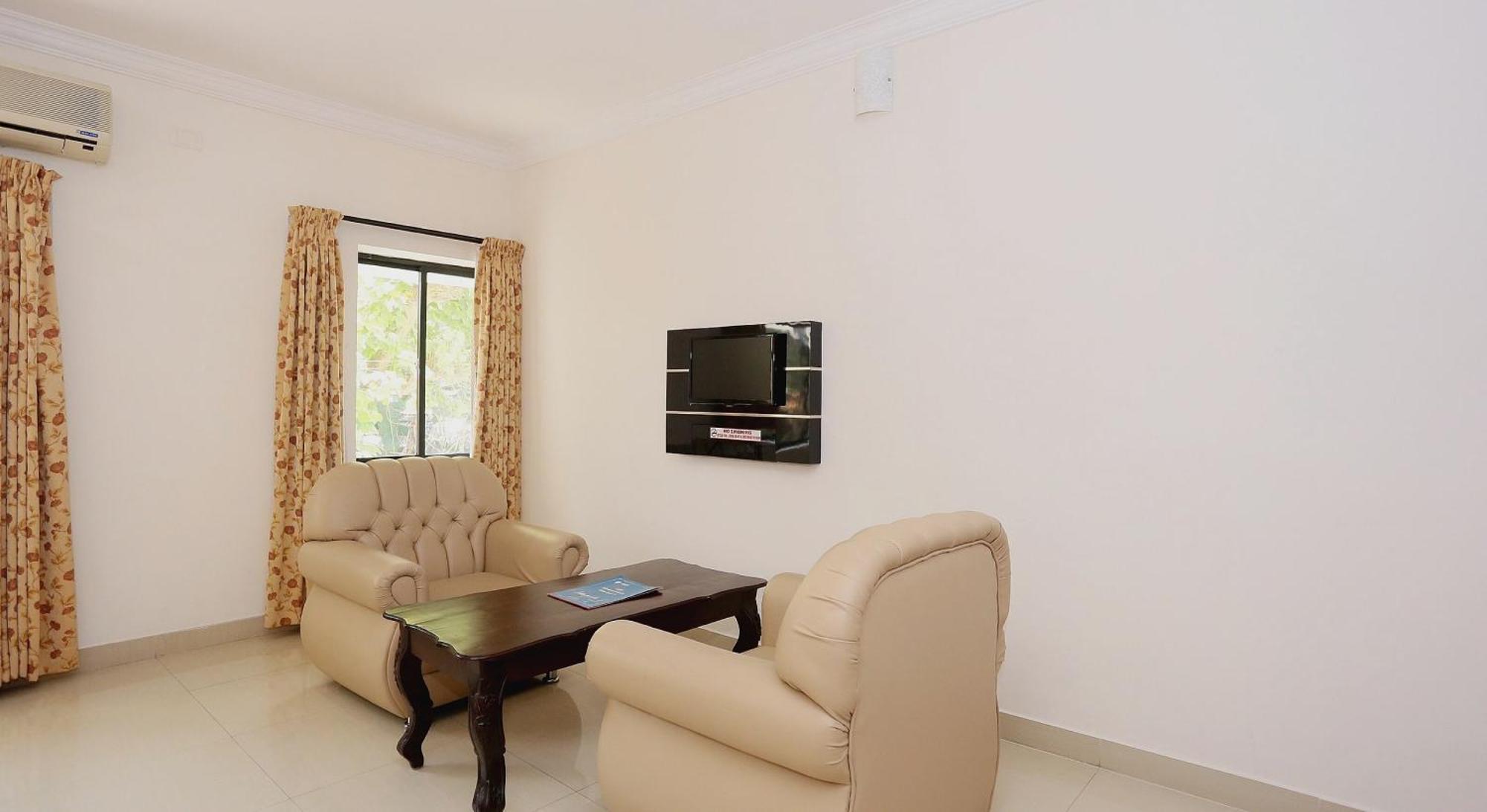 Hotel Super Townhouse Dona Castle Kollam Esterno foto