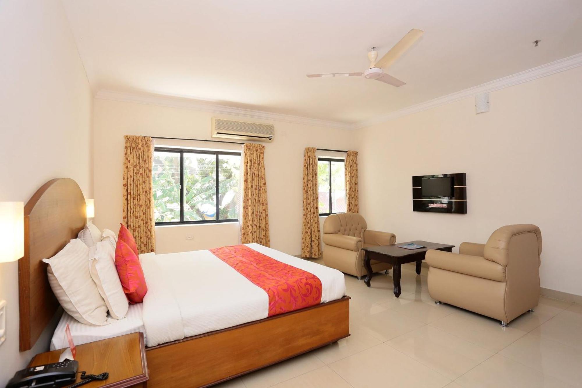 Hotel Super Townhouse Dona Castle Kollam Esterno foto