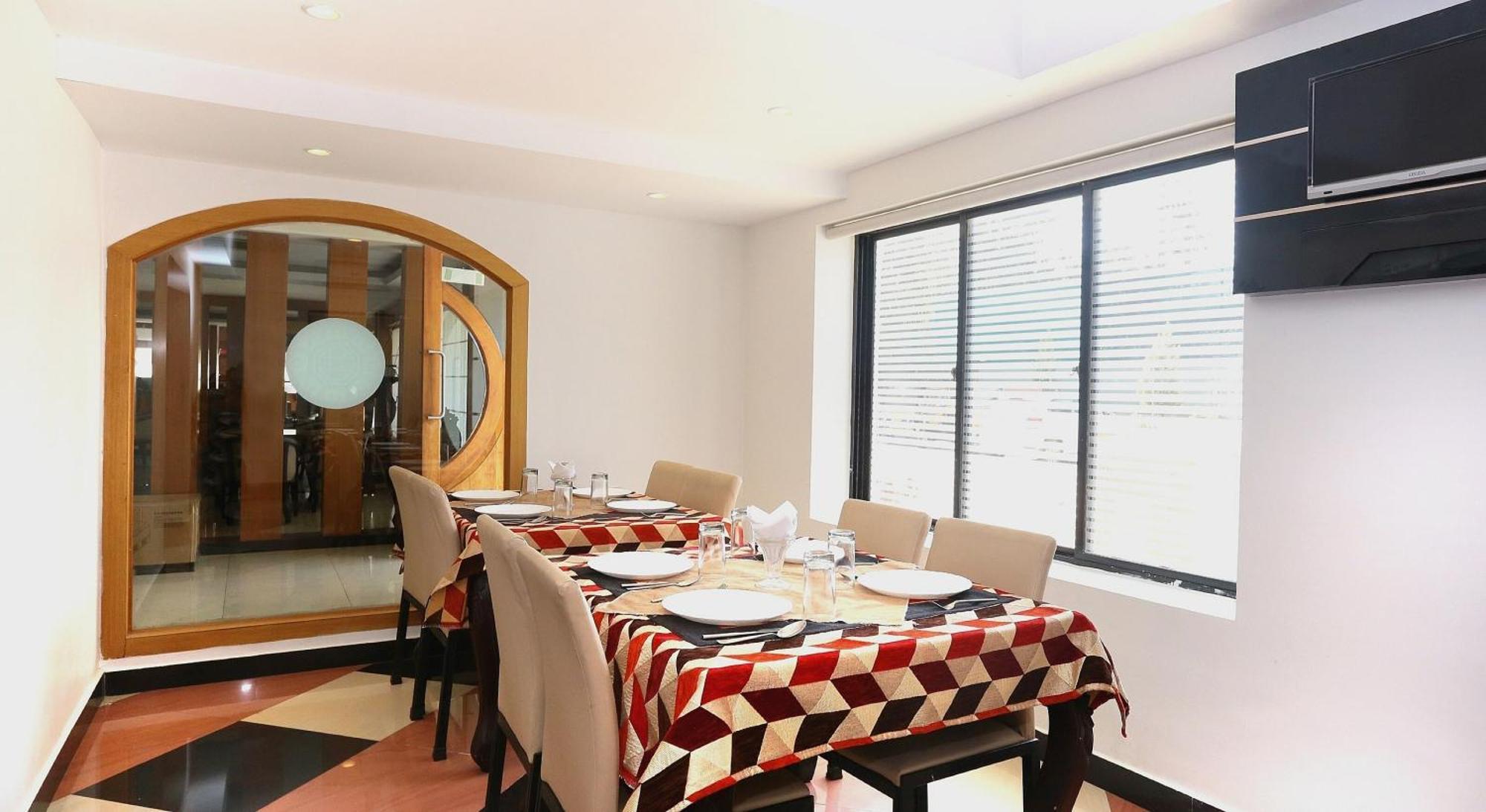 Hotel Super Townhouse Dona Castle Kollam Esterno foto
